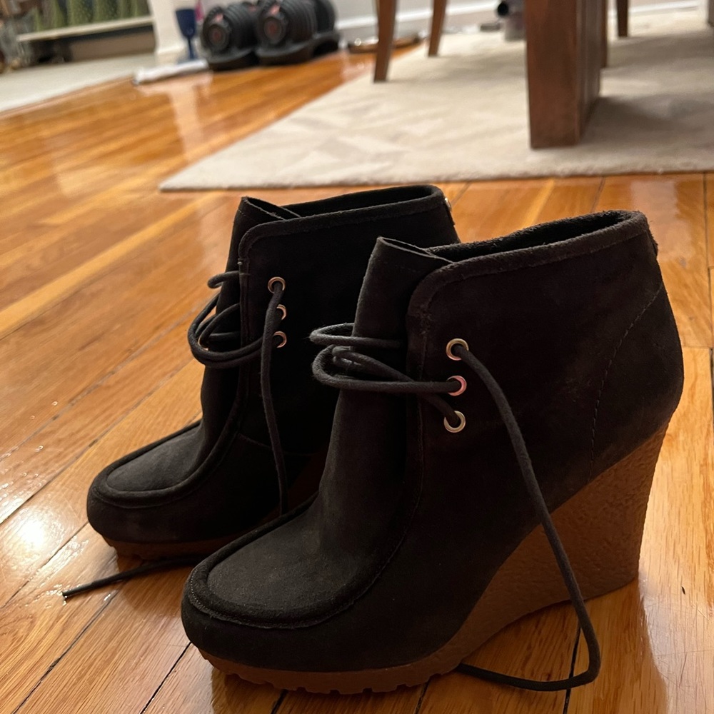 Michael Kors Booties size 8 lightly worn olive green